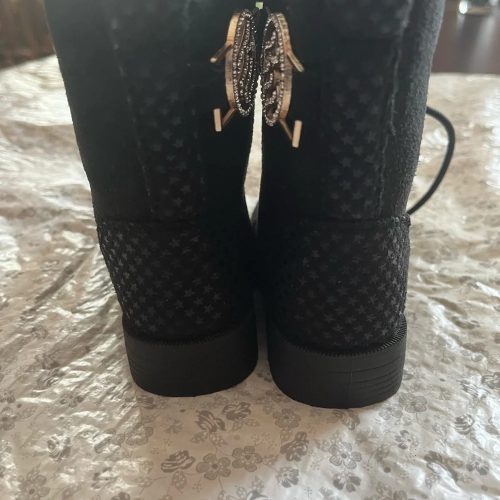 Kids Rocawear boots size 5